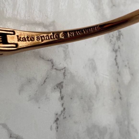 Kate spade lady marmalade open cuff bracelet. Color rose gold . - Picture 4 of 7